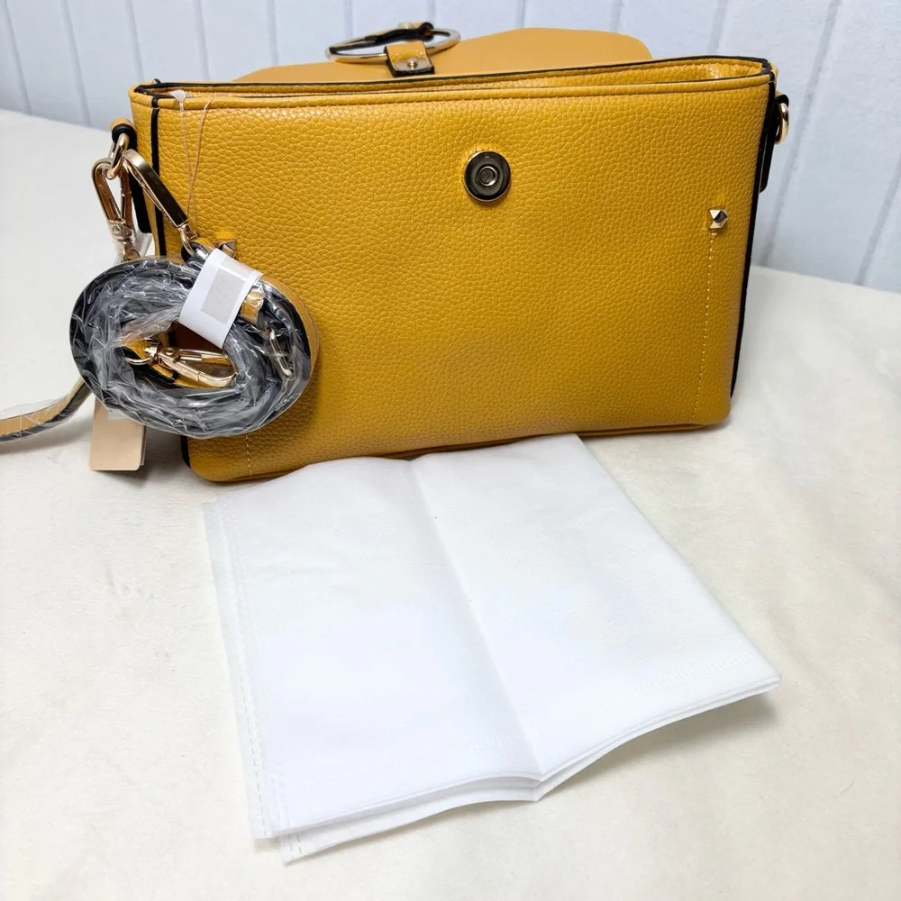 Mellow World‎ Vegan leather Elegant Yellow/ Mustard Crossbody Bag NEW